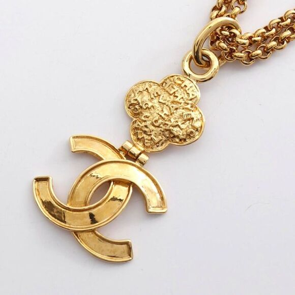 Pre Loved chanel Women metallic | gold Necklaces - Picture 1 of 8